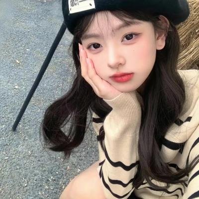 红衣小女孩